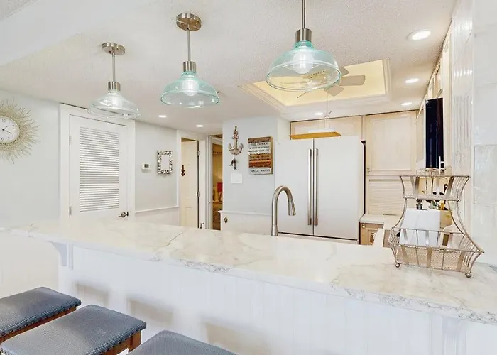 Gorgeous Beachfront With Balcony Pools Gym & Game * Ocean City