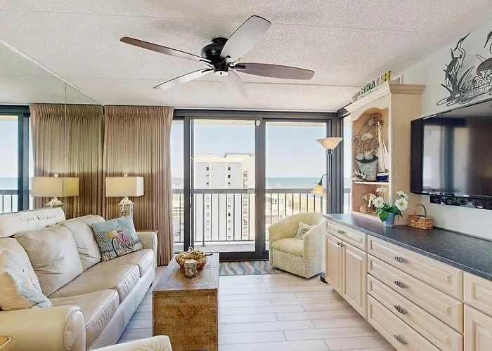 Holiday home Gorgeous Beachfront With Balcony Pools Gym & Game