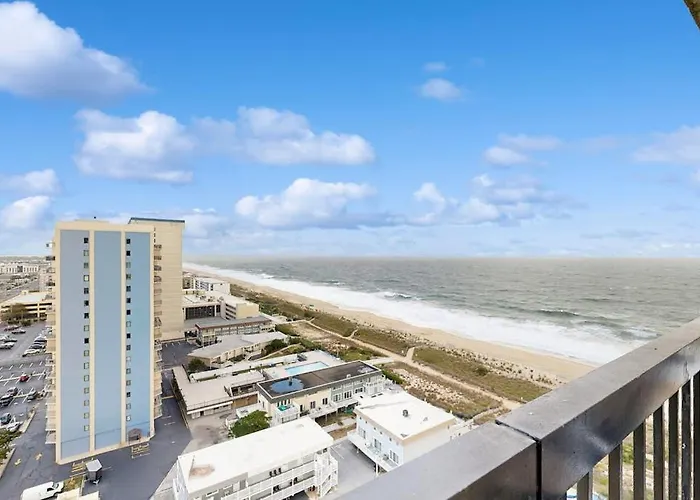 Gorgeous Beachfront With Balcony Pools Gym & Game Holiday home