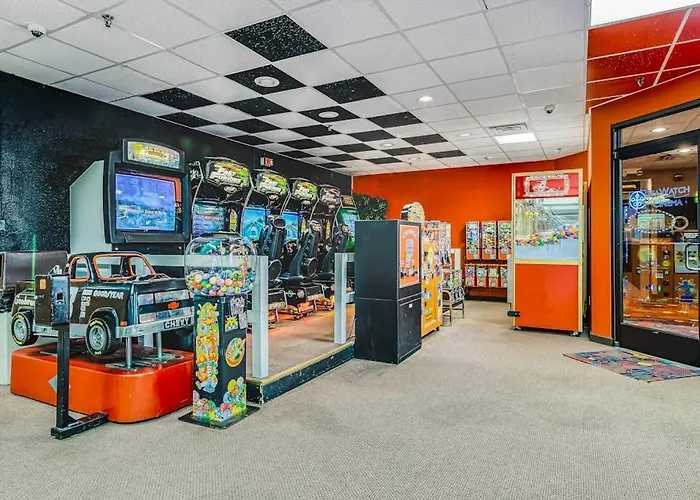Gorgeous Beachfront With Balcony Pools Gym & Game *