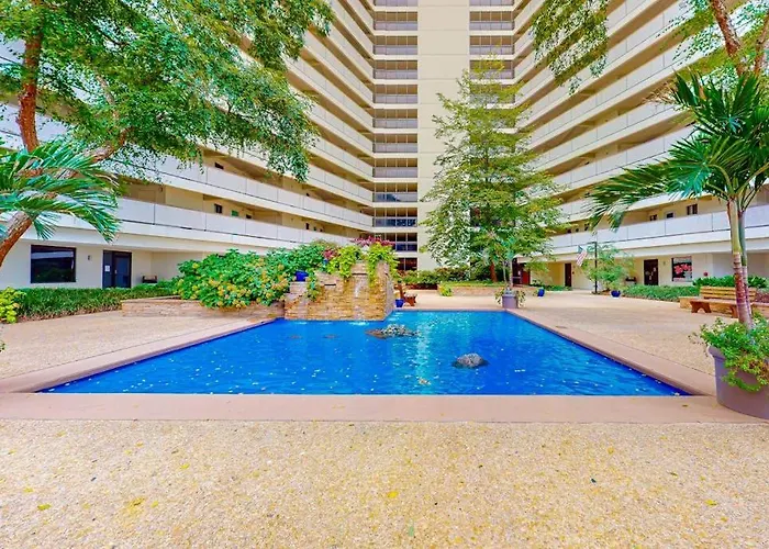 Gorgeous Beachfront With Balcony Pools Gym & Game *