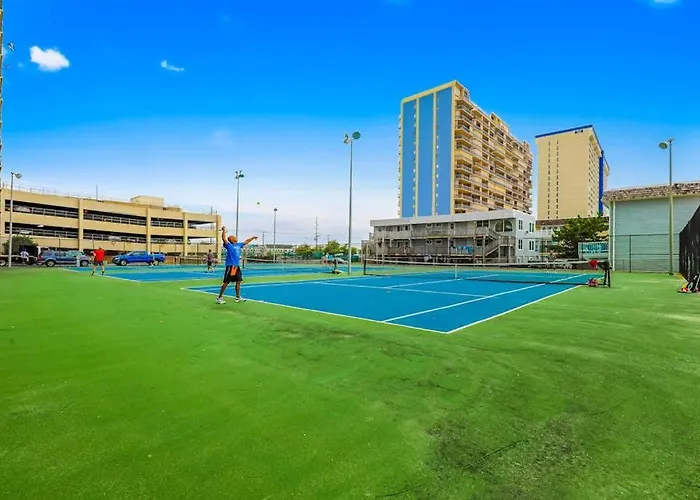 Holiday home Gorgeous Beachfront With Balcony Pools Gym & Game
