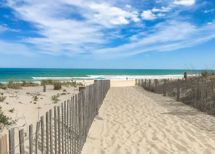 Gorgeous Beachfront With Balcony Pools Gym & Game Holiday home Ocean City