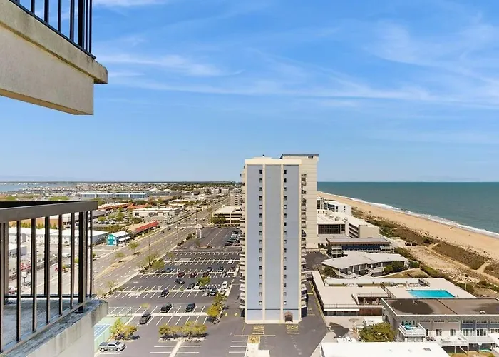 Gorgeous Beachfront With Balcony Pools Gym & Game * Ocean City