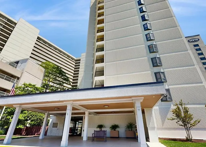 Gorgeous Beachfront With Balcony Pools Gym & Game *